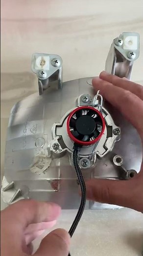 How to install the LED headlight bulb model H4 by yourself?