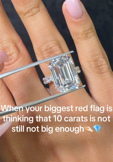 When 10 carats still isn’t enough… you know you’re in the right place 💎✨ From statement rings to stunning certified diamonds, we’re bringing you the sparkle you’ve been dreaming of. Join us LIVE today at Royale Diamonds for exclusive deals, amazing prices, and diamonds you do not want to miss 👀💍 Come find your dream stone before someone else grabs it!