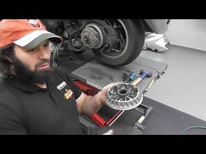 Suzuki Burgman service clutch replacement part 1