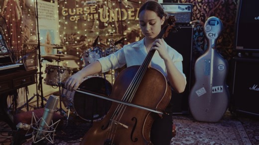 🎻 14-year-old cello prodigy Sonya Moomaw takes on Bill Monroe’s legendary bluegrass tune “Jerusalem Ridge” in an unforgettable OMF performance! With her blazing technique, rich tone, and fearless spirit, Sonya reimagines this fiddle classic for the cello—bridging the worlds of classical and Americana with stunning artistry. 🔥🎶 🌟 Follow Sonya’s musical journey: 🔗 YouTube: youtube.com/@sonyamoomawcello 📸 Instagram: instagram.com/sonyamoomawcello 📘 Facebook: facebook.com/profile.php?id=61564