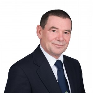 Lewis Griffiths - Business, Corporate & Commercial Contracts Lawyer