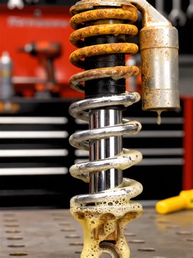 Bong rỉ sét, bay ố vàng, sáng bóng kim loại, rửa xe siêu sạch và mới cho anh em #tayriset #tayovang #ruaxesieusach #chamsocxe #gin47