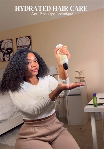 2nd Vid| The easiest method 🧖🏾‍♀️ Maximum hydration | 1. Leave in conditioner 2. Oil - to seal in moisture - #naturalhairstyles #hairinfluencer #houstoncontentcreator #blackinfluencers
