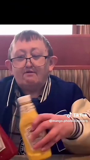 5 Ways to use a mango🥭 ❗️(epilepsy warning)#mustard #kendrick #drake #mango #kendricklamar #mustaaaard #mangophonk #phonk #mustardtok #goviral #blowthisup #millionviews #fyp #foryoupage #explorepage #terending #xyzbca