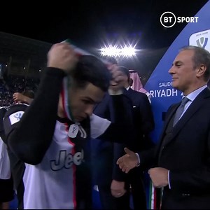 "Ronaldo's not one for silver medals, is he?" 👀 CR7 was not having it. Straight off. | TNT Sports Football