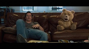 29K views · 733 reactions | Eh, tú, ¡empanao! Si estás tirado en el sofá sin hacer nada ya tardas en levantar el culo y venirte al cine a ver mi peli. #Ted2 | Ted | Facebook