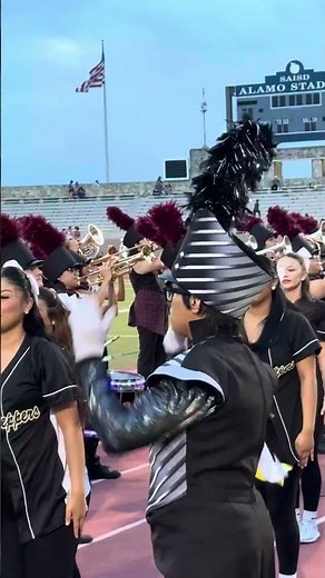 Highlands HS Band plays 'All of the Lights' at Battle of Flowers Band Festival