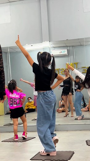 Tiếp tục là màn lắc đ.í.t nữa nè