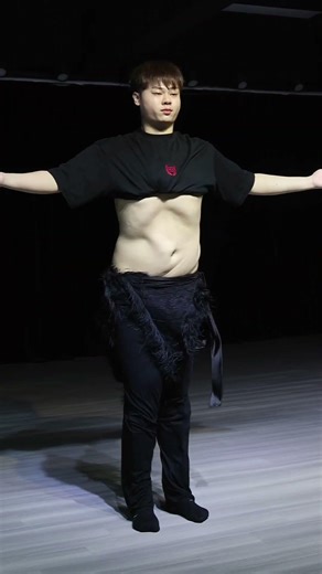 Funny guys dancing clips