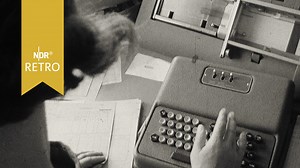 Datenverarbeitungsmaschine für Lochkarten (tlw. stumm)