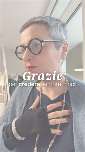 Ci sono momenti, a fine anno, in cui la stanchezza e la fatica si fanno sentire più forti. Soprattutto quando lavori online, con un sistema più etico possibile, ma complesso. Cerchi di fare tutto al meglio… ma a volte capita che qualcosa non vada come te l’aspettavi. Poi arrivano i messaggi da parte dellla nostra community. E all’improvviso ti ricordi perché fai quello che fai. Grazie a chi ci sostiene anche quando non è tutto perfetto. E a chi continua a credere in quello che facciamo ❤️ | WEAR