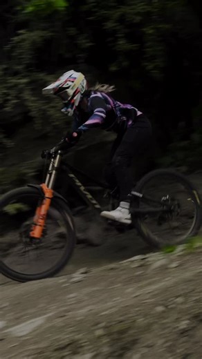 Jenna Hastings on Instagram: "@ridefoxbike 😋😋😋 @mcdmedianz"