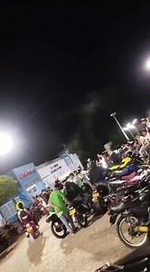 #NC • APARATOSO ACCIDENTE ANOCHE EN CARAVANA HALLOWEEN DEJO UN JOVEN LESIONADO Un accidente ocurrió en medio de la caravana de halloween anoche en Chinu cuando dos motos chocaron a la altura de Versalles. Cómo resultado un joven que al parecer habría convulsionado en el lugar, resultó herido y se traslado hasta el hospital San Rafael de Chinu, dónde una multitud se aglomeró. | Noti-Chinu