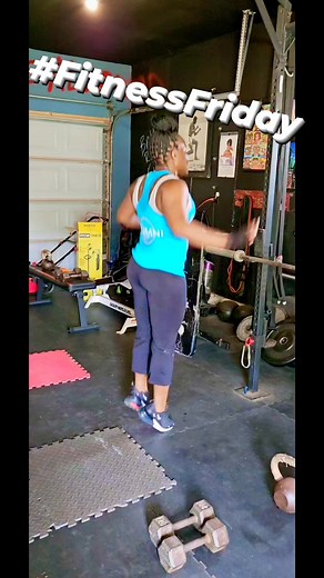 #FitnessOver40 3 circuits..5 rounds each...20 sec work/10 sec rest 1st..7 exercises 2nd..6 exercises 3rd...3 exercises Oh and we finished off with core .. 3 exercises...3 rounds..20 sec/10 sec WORKOUT COMPLETE ✔️ | Courtney Nelson