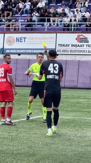 🎉 İşte Şehit Vefa Karakurdu Beyçayır Stadı’ndan 3. Lig coşkusu! 🎬 İzlemeyi unutma, yorumlarda buluşalım! ⚽️ Kdz. Ereğli Belediyespor – Sebat Gençlik maçında: 🔥 Goller, tartışmalı pozisyonlar, tribünden renkli görüntüler ve daha fazlası! 📹 Maç önü ve maç sonuna dair tüm detaylar bu videoda seni bekliyor! #KdzEreğliBelediyespor #SebatGençlik #3Lig #ŞehitVefaKarakurduStadı #MaçGünü #futbolcoşkusu | Gazete_SPOR