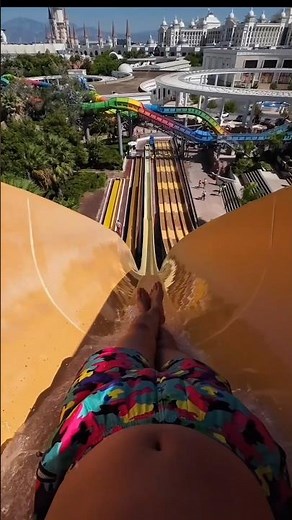 Kamikaze Waterslide vs. Water Coaster: Which is Faster?