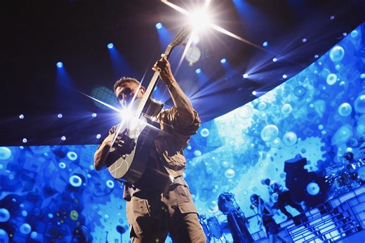 Alejandro Sanz brings his ¿Y Ahora Que? World Tour to the stage at Orlando Kia Center