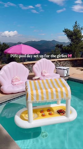 Pool day set up for the girlies 💛 #summer #summer2025 #summervibes #poolday #pooldays #poolside #pooltime #summerdays #summertime #girlsday #cooler #summersnack #snackideas #snacks
