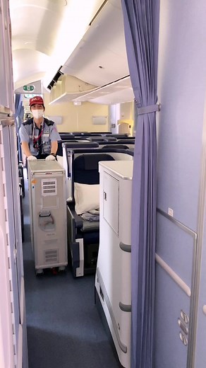 機内搭載カートから見た世界👀💭🛒✈️