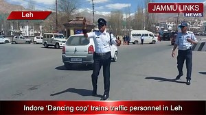 99K views · 4K reactions | As a part of a five-day training programme for Traffic Police personnel in Leh district, Indore ‘Dancing Cop’ Head Constable, Ranjeet Singh demonstrated his traffic management skills to the Traffic Wing Police Personnel of Leh on April 4 at Petrol pump chowk. | Jammu Links News | Facebook