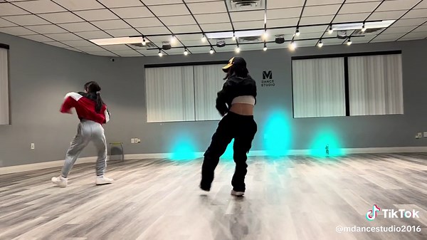 Sunday Hiphop class at M Dance Studio🇨🇦 Instructor: @Claraxy #dancecover #Mississauga #mdance #hiphop