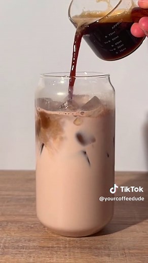 Nutella Iced Latte 🍫☕️🤎 . Recipe: - add your milk of choice - follow @yourcoffeedude for more recipes - add 1 bis tsp of @nutella - froth it for 1-2 min - add ice - pour over a double shot of espresso - optionally add some whipped cream on top . That’s it. Enjoy! 😁 . . . . . . #nutellacoffee #nutellalatte #icedcoffee #icedlatte