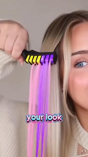 💝 🎄 Create magical Christmas memories with Hair Chalk Combs – the easy way to play with color! ✅ Simply comb through hair for instant, vibrant streaks. ✨ Washes out completely with one shampoo – no commitment! 💖 Child-safe, non-toxic formula perfect for bonding between grandma and grandchildren. 🎁 Includes 8 dazzling colors for endless creative fun. 🌈 Transform hair into a temporary rainbow – no damage or drama! 🛒 Get your set now and make this holiday unforgettable! ✨ | Floweraup us