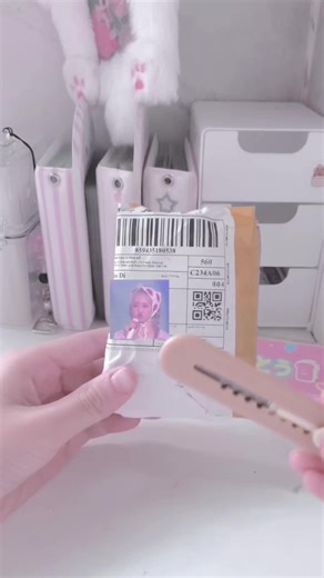 Unbox sticker #xh #xhuong #fyp #viral #tiktokvn