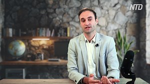 Comment les tarifs douaniers américains pourraient servir la planète 00:00 NTD l’Actu 08/04/2025 00:33 Trump l’anti-écolo 01:52 Les tarifs douaniers : un frein aux énergies propres 02:50 Trump : écolo malgré lui ? 04:45 Pourquoi Trump gagnera le bras de fer sur les tarifs douaniers Les nouveaux droits de douane imposés par Donald Trump ont provoqué une onde de choc dans l'économie mondiale. Avec des taxes de 10% sur toutes les importations et jusqu'à 20% pour les produits de l'Union européenne e