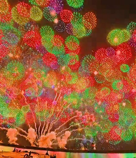 彩雲孔雀千輪の美しい瞬間
