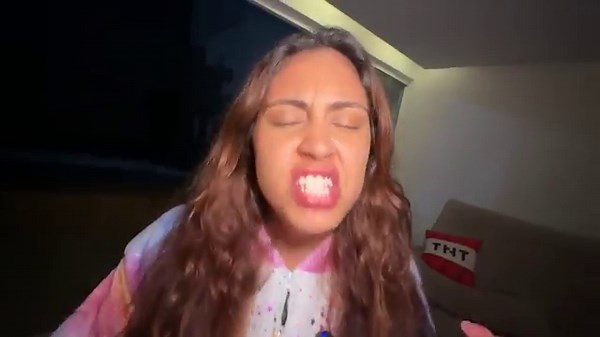 FIZEMOS UMA FESTA DO PIJAMA! *Desafios e trolagem