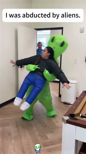 I was abducted by aliens.#aliencostume #halloween #2025 #nativetiktok #fyp