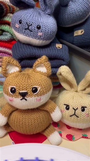 It’s been awhile since I made this one. Still one of my favorites #knittingmachine #knitting #hat