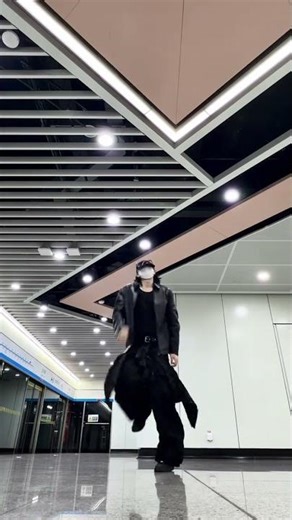 Bend for 5 Seconds! Ji-min's Swimming Challenge Dance Trend