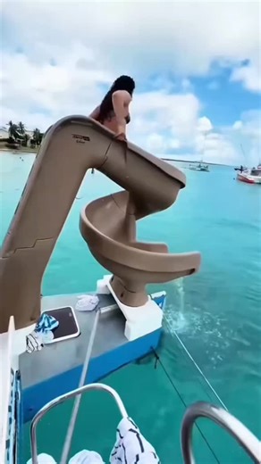 LOL on Instagram: "WaterPark an Waterslide Fails 😂 Funny Fails An Falls #unlucky #funny #fail #fyp #viral #usa🇺🇸 #funnykids #usareels🇺🇸"