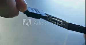 connection of the hard drive with the motherboard cable