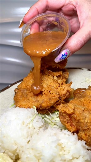 Every bite feels like a trip to the islands. What’s your go-to dish at Aloha Kitchen? 🍱 🌺 🟩🟧🟨🟩🟧🟨🟩🟧🟨🟩🟧🟨🟩 📍4741 E Charleston (Coming Soon) 📍4745 S Maryland UNLV (8am-12am) 📍8150 S Maryland (24 Hrs) 📍2605 S Decatur 👇 (8am-1am Sun-Thurs) (8am-3am Fri/Sat) 🚘 WE DELIVER THRU DOORDASH 🌐 https://www.alohakitchenlv.com/ 🤙 #AlohaKitchenLV FOLLOW US! 🌺 MAHALO! #alohakitchenlasvegas #alohakitchen #vegaslocal #lasvegaslocals #hawaiianfood #lasvegas #bento #asmr #vegetable #teriyaki