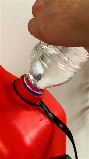 Entice Studio on Instagram: "Correct way to fill a bucket with water 💧#correct #bucket #water #trick"