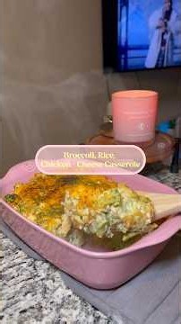 Broccoli, Rice, Chicken + Cheese Casserole 🥦🥘 #casserolerecipe #casserole #comfortfood