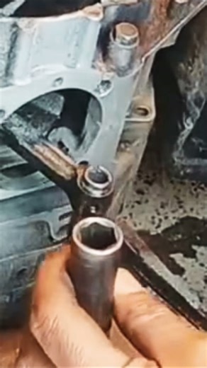 easy way to remove a stuck piston pin #short