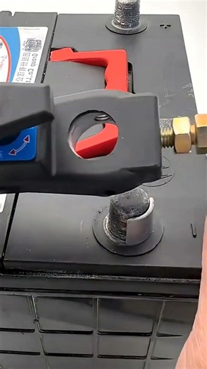 Quick Power Disconnect For Safer Electrical Work 🔋⚙️