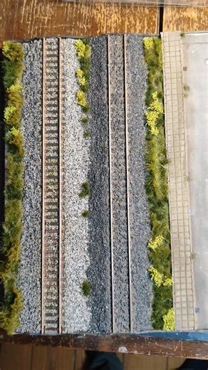 Gleisschotter in den Sorten Basalt und Granit jetzt im Shop: https://fs-modellbahn.de/products/basalt-gleisschotter-500g-dose-ideal-fur-das-marklin-c-gleis #Spur H0 #decals #Aufkleber #modellbahnzubehör unitedmodeltrainfactorys Partnerunternehmen: @bimm_modellbau @modellbau_zager @spurnteile @mobax_de @modellbahnen.suessmuth @dorrmodellbau @konzept_bahnen @mobalicht Partnerseiten: @spur_n_keller @memorywk_spurn @luetke_modellbahn @jan_modellbahn_1zu160 @dortmunder_junge1972 @dampfaushh @quax.h0 