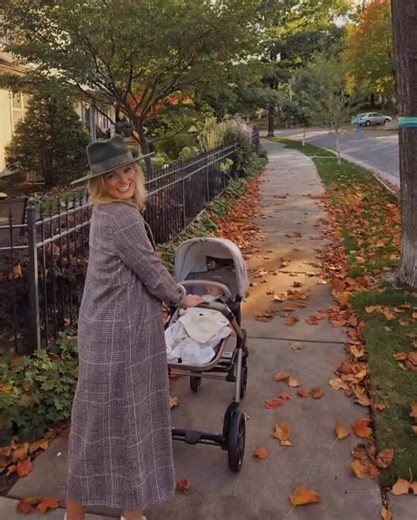 Ypsi- The lightest and most compact single-to-double stroller! 🍂 Cozy rides and crunchy leaves, perfect for your little one’s outdoor adventures. @champagneandmacaroons #FallVibes #StrollWithPEG #YPSI🍁👶 | Peg Perego USA