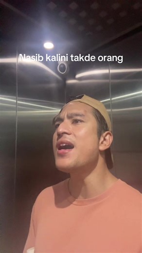 Macamtula kan kene senget2 sikit baru style