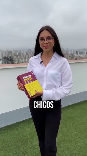 7.8K views · 13 reactions | Muchos estudiantes lo dicen, ¿qué opinan ustedes? ¿Quién es el mejor profesor de derecho civil? @yvonnehorna17 , estudiante de la Universidad de Lima, conversa con @luisdemepe al respecto.  Adquiere el Código Civil LP en preventa en lpderecho.pe  | LP - Pasión por el Derecho | Facebook