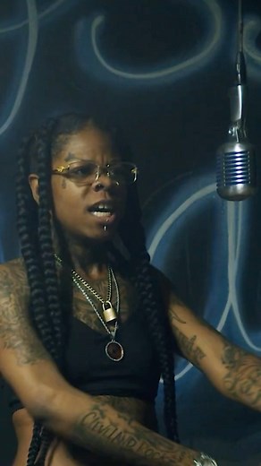 RapPlayListDaily | THIS FEMALE RAPPER PROVES THAT CRUNK AINT DEAD ON THIS LIVE PERFORMANCE🔥🔥😱 #freestyle #rap #viral #femalerapper #liveperformance #crunk... | Instagram