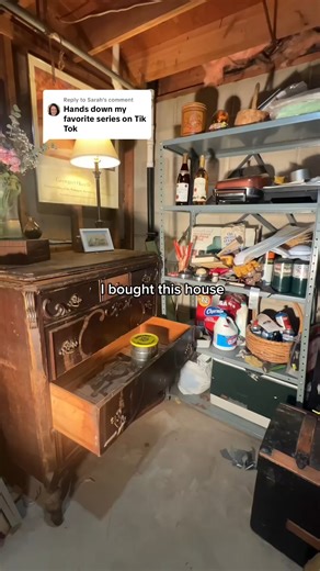 THE COIN PURSE HAD HER TREASURES 💎✨ A little vintage mystery revealed — this coin purse was full of hidden gems! #treasurehouse magic continues. #treasurehouse #vintagefinds #treasurehunt #antiques #rarefinds #thrifttok #vintagelover #collectibles #foundtreasures #mysteryuncovered | Chloeisag