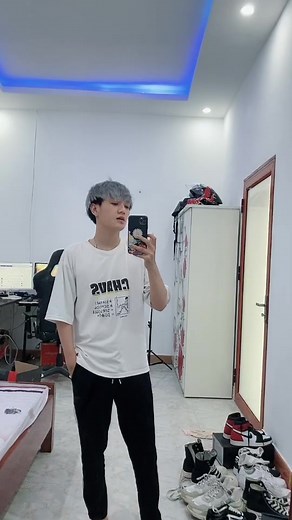 Selfie Tips from My Room: Capturing the Perfect Shot