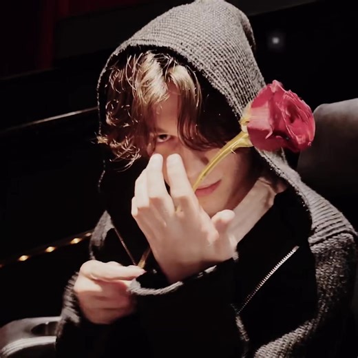 chris with this song is perfection and the picture hellooo #chrissturniolo #edit #sturniolotriplets #fyp #xyzbca @🪄