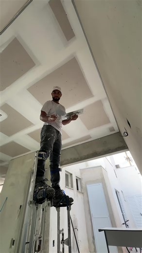 Acabamento nos parafusos do forro de #drywalllife